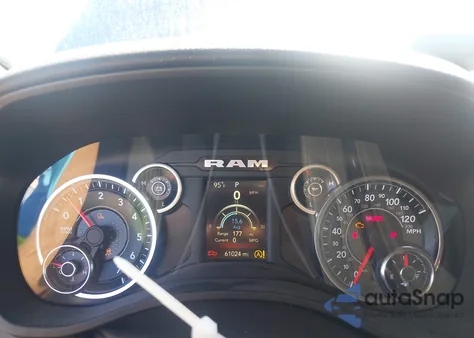 2020 Ram 1500 Big Horn 4X2 5'7 Box из США, поврежденный, VIN 1C6RREFT3LN390344